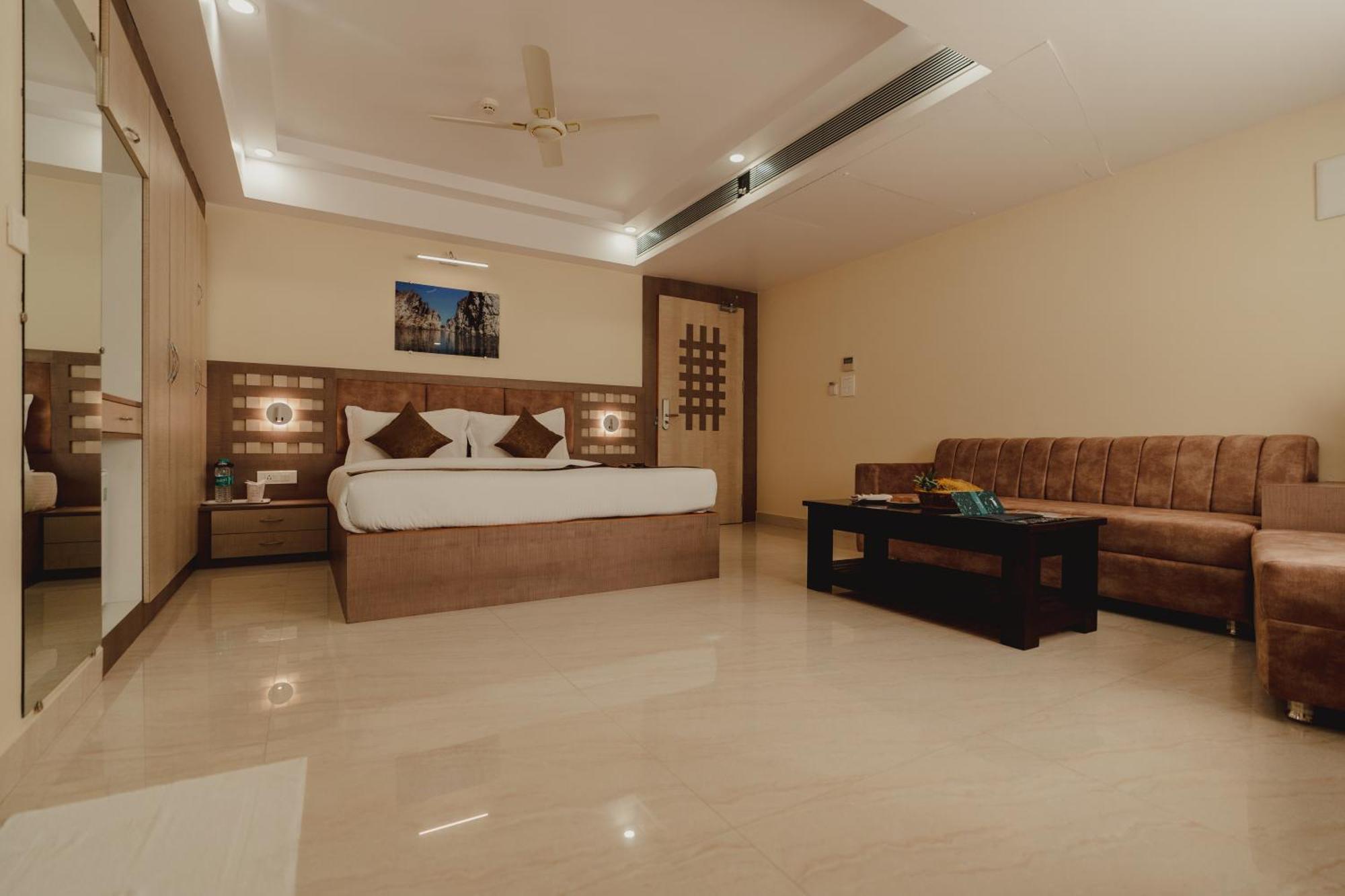 Hotel Bigwig Jabalpur Exteriér fotografie